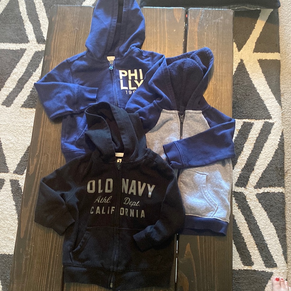Old Navy size 18-24m boys zip up hoodies (3)